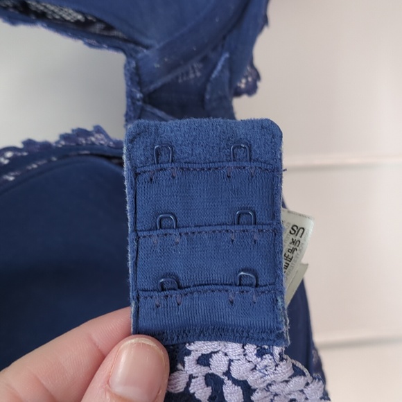 Wacoal Navy and Lavender Lace Bra - Picture 4 of 8